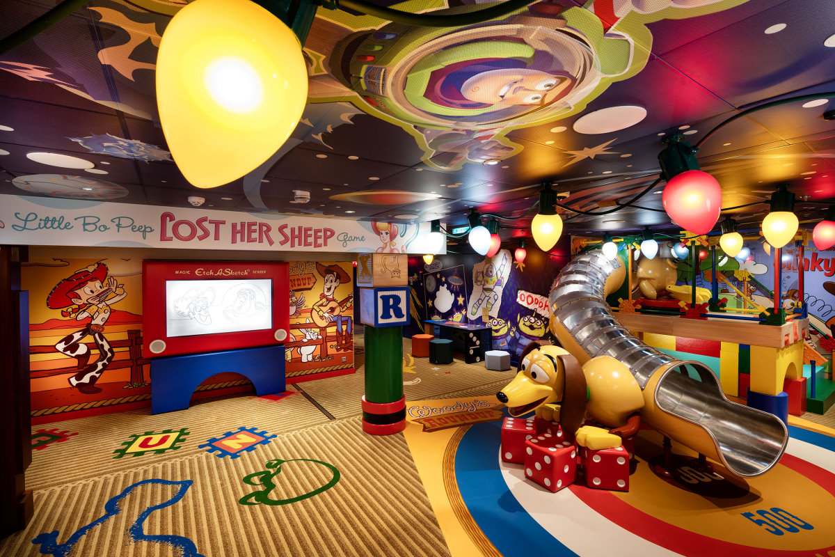 DCL DA First Looks Disneys Oceaneer Club Andys Toy Box First Looks 5 Mar 26